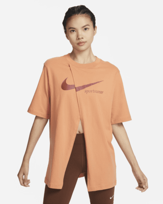 Nike Sportswear Collection Women's Oversized Slit Short Nike Sportswear Collection Women's Oversized Slit Short
